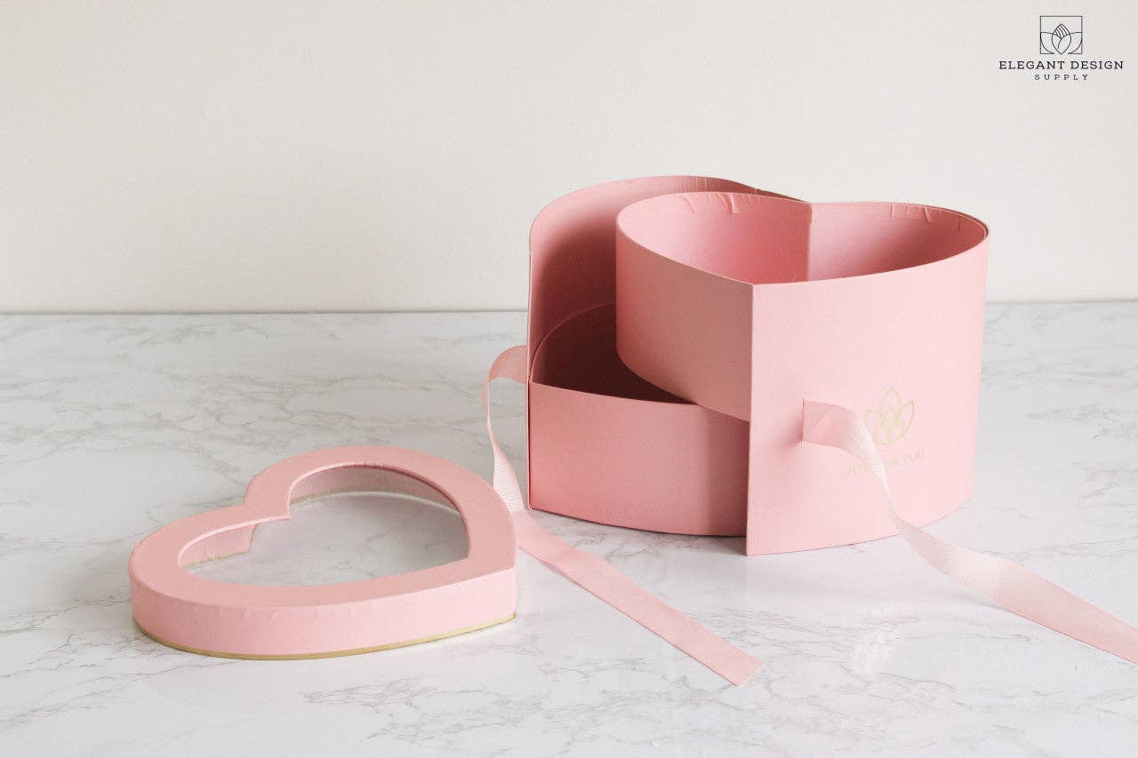 Caja de flores en forma de corazón de dos capas con tapa transparente