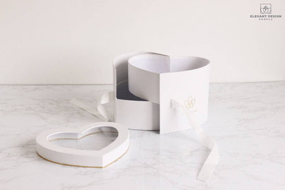 Caja de flores en forma de corazón de dos capas con tapa transparente